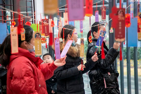 “文化大餐”讓年味更濃！安巢經(jīng)開(kāi)區(qū)文化惠民活動(dòng)為佳節(jié)添彩！