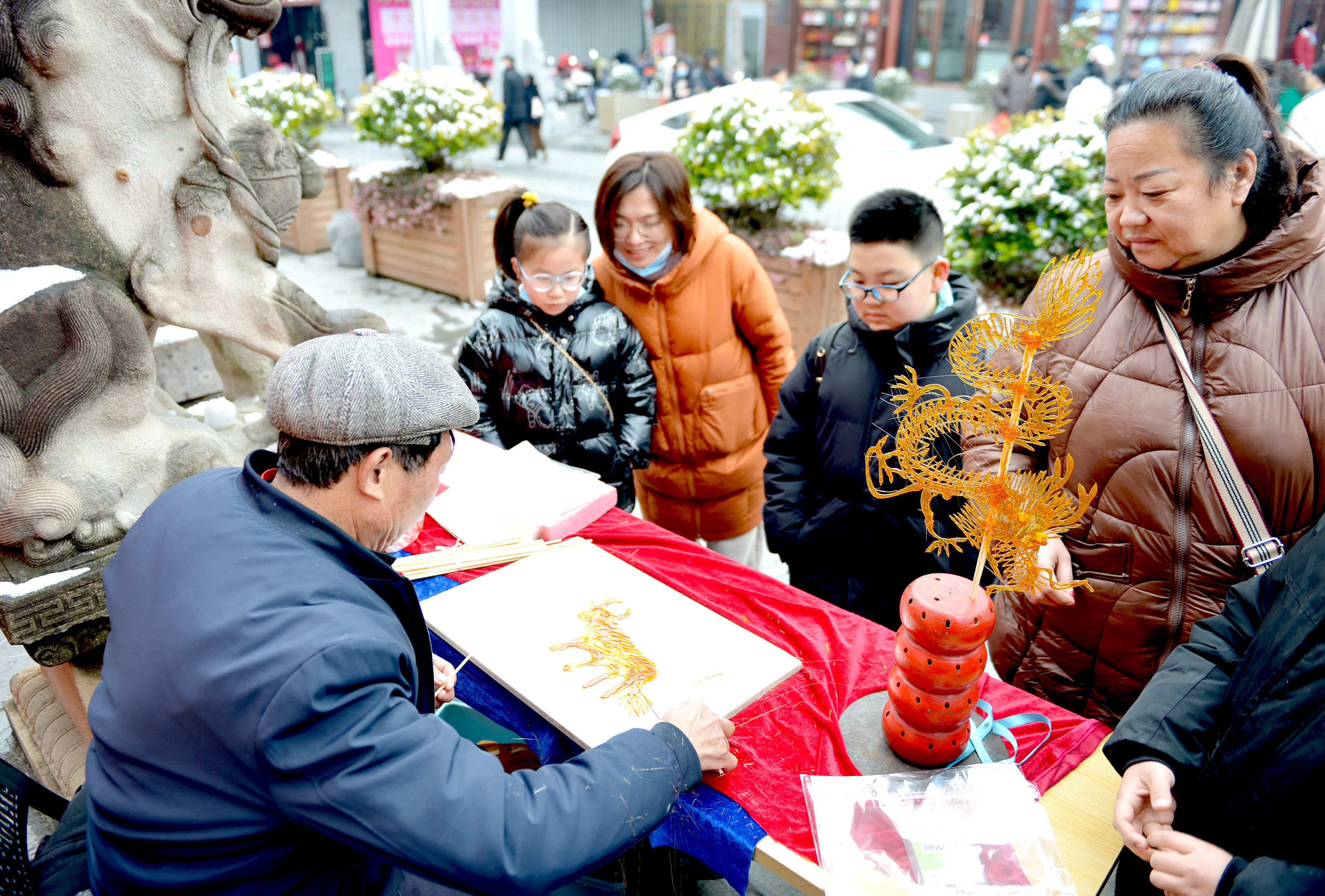 猜燈謎、賞年畫、送春聯(lián)——合肥市第三十屆新春文化廟會(huì)系列活動(dòng)拉開(kāi)帷幕