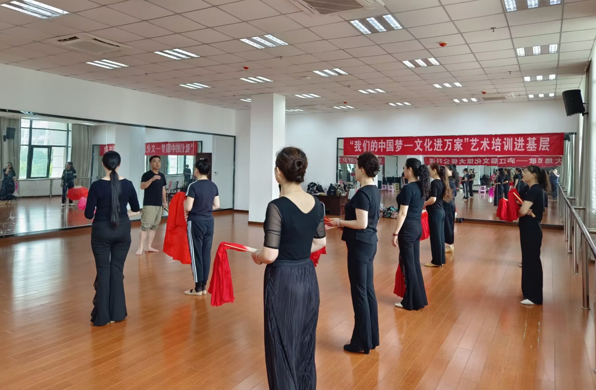“我們的中國夢——文化進(jìn)萬家”合肥市開展藝術(shù)培訓(xùn)進(jìn)基層活動