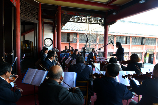 城隍廟花戲樓上奏響市民新年音樂會(huì)