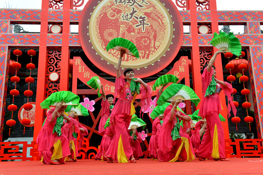 “百館千村，文化結(jié)對(duì)”優(yōu)秀節(jié)目展演亮相廟會(huì)
