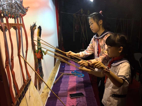 合肥市小學(xué)皮影戲亮相旅博會(huì)