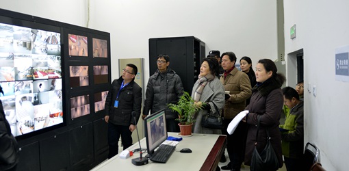 合肥市文廣新局安全檢查組檢查市文化館節(jié)前安全工作