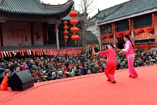 好戲連臺(tái)唱 、豫劇黃梅齊登場(chǎng)