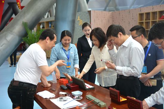 吳春梅副市長(zhǎng)調(diào)研合肥市文化館