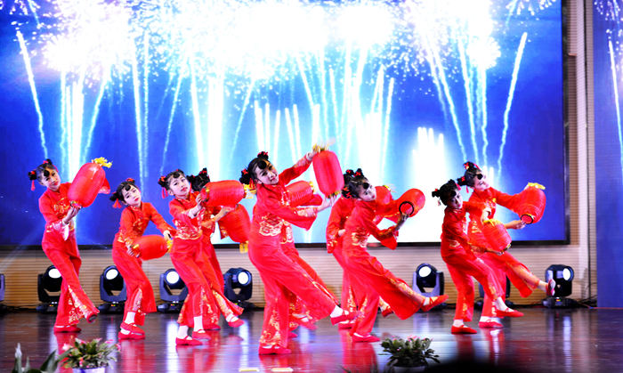 經(jīng)開(kāi)區(qū)廟會(huì)分會(huì)場(chǎng)精彩上演
