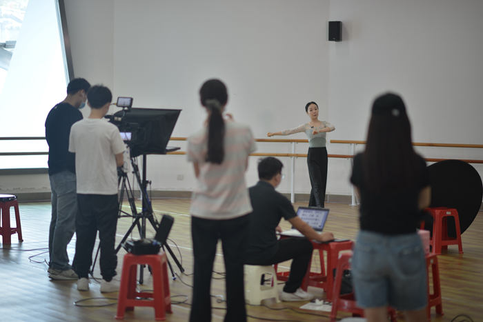 “云上學(xué)藝術(shù)、文化進(jìn)萬(wàn)家”合肥市文化館開展全民藝術(shù)普及短視頻錄制